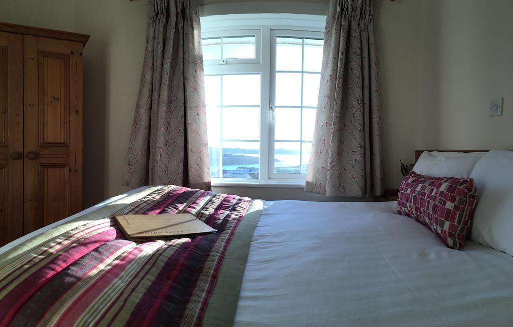 The Whipsiderry Hotel New Quay エクステリア 写真